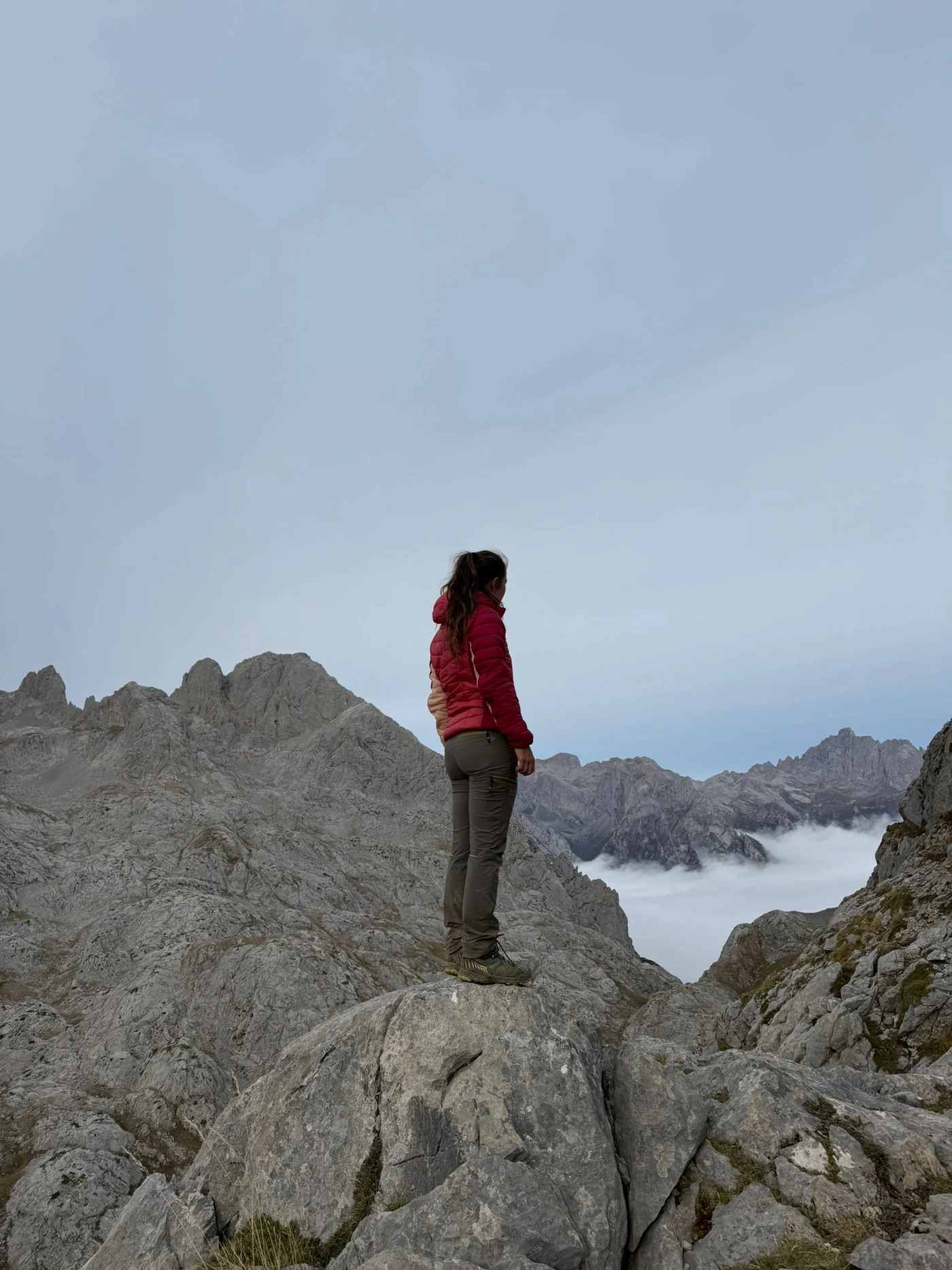 Clara Sanz, guía de RAÍCES, en los Picos de Europa